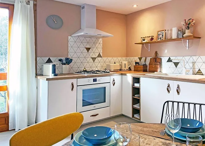 Le Chat Perche - Appartements 3 Etoiles Spacieux Et Chaleureux A Allemond
